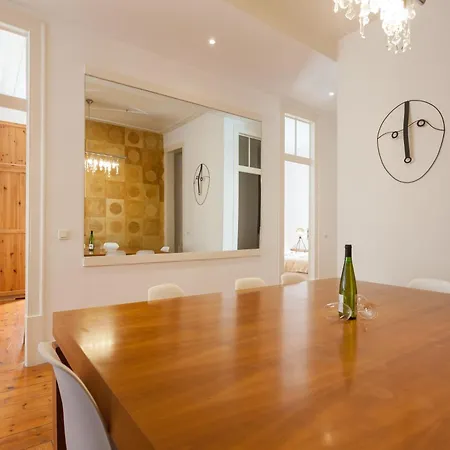Tejo Vintage Three-bedroom - By Lu Holidays Apartment Lisbon