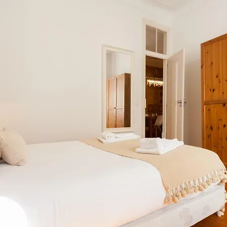 Apartment Tejo Vintage Three-bedroom - By Lu Holidays *